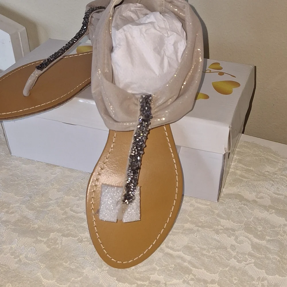 NIB Flourish Sandals Size 7 - Picture 4 of 11